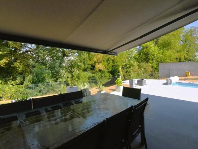 SUPERBE MAISON D'ARCHITECTE T7 RECENTE AVEC PISCINE EN BORDURE DE LAVAUR