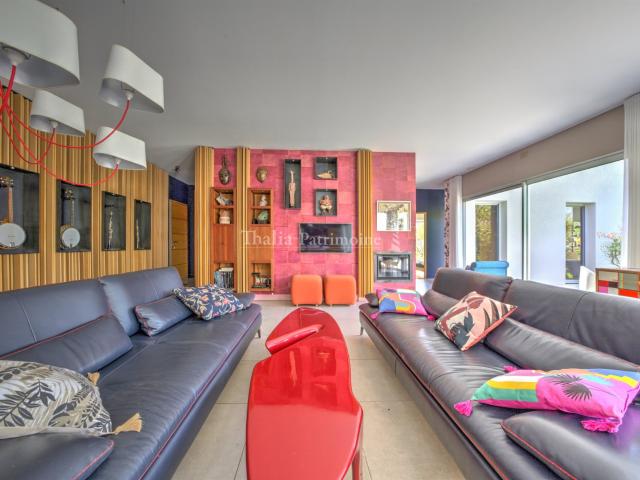 Superbe maison d'architecte avec vue imprenable sur le villa. 230m² Libourne