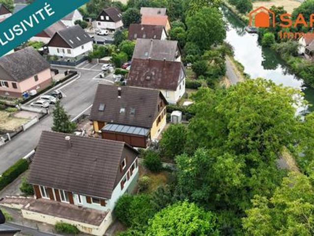 Superbe maison de 124m² habitables disposant de 5 chambres, un sous sol, le tout est implanté sur 4,33 ares !