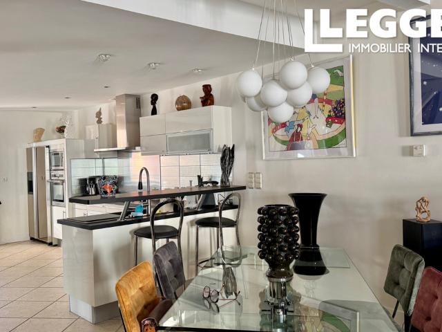 Superbe maison de village rénovée avec 3 chambres et studio au cœur de Molières