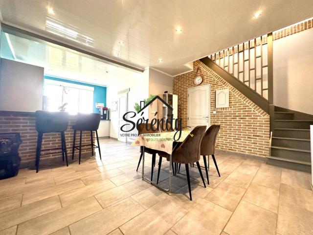 SUPERBE MAISON DE VILLAGE, 3 CHAMBRES, GARAGE