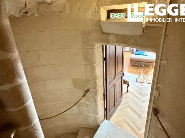 Superbe maison de ville de 3 chambres, éléments en pierre d'origine sur 3 étages, avec appartement indépendant