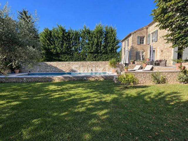 Superbe maison de caractère,4 chambres, bureau et maison d'a. 240m² Saint Paul Trois Châteaux