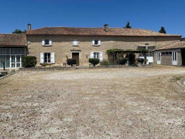 Superbe Maison De Caractère Avec Piscine Et Gite