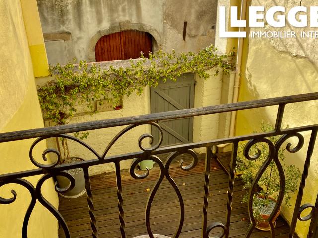 Superbe maison de maître avec 4 chambres, 2 salles de bains, 2 terrasses et une cuisine d'été