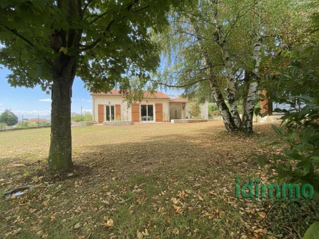 Superbe maison de plain pied avec vue proche de Peaugres ave