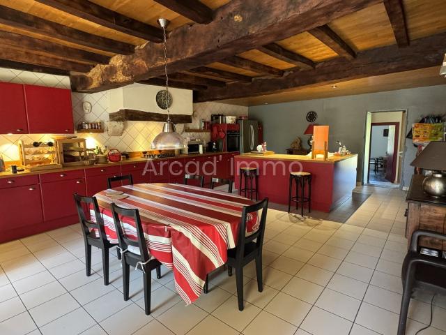 Superbe maison en pierre, 3chambres, avec une très belle vue dans la vallée