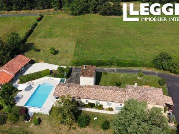 Élégante maison moderne de style Quercy 2008 de 140 m², 7 pièces, une piscine, dependances et terrein de 3ha