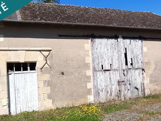 Superbe maison en pierre de Tuffe avec grand potentiel !