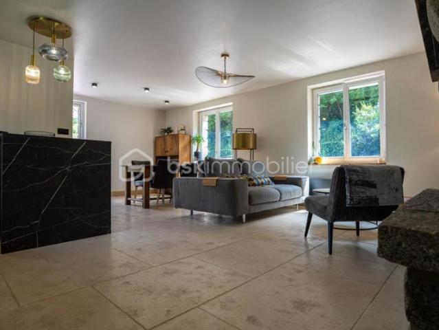 Superbe maison en pierre sans travaux sur terrain de 1750m²