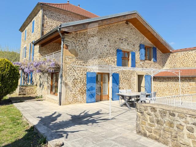 Superbe maison en pierres à Châteauneuf de Galaure 230m² Châteauneuf de Galaure