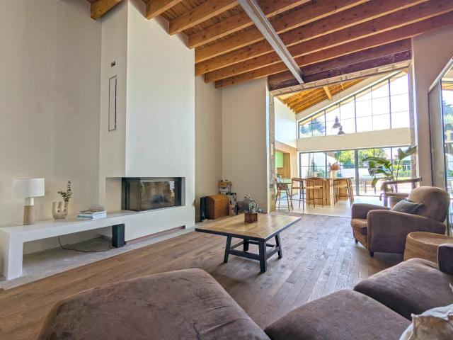 Superbe Maison esprit loft industriel avec piscine et dépendance