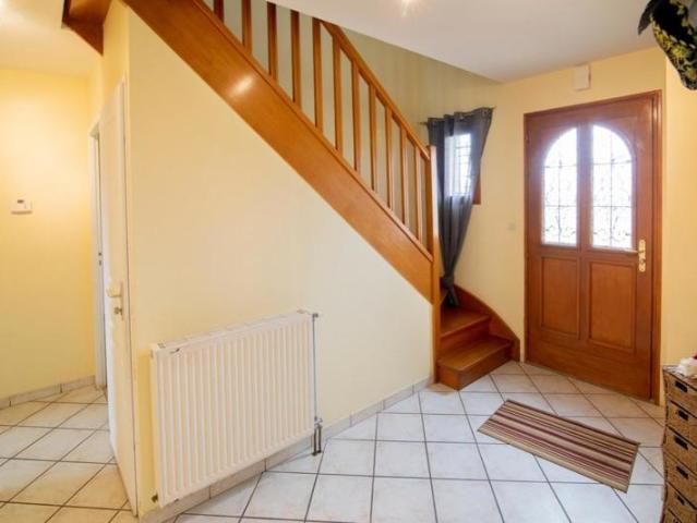 Belle maison familiale de 140 m² avec sous sol complet et jardin