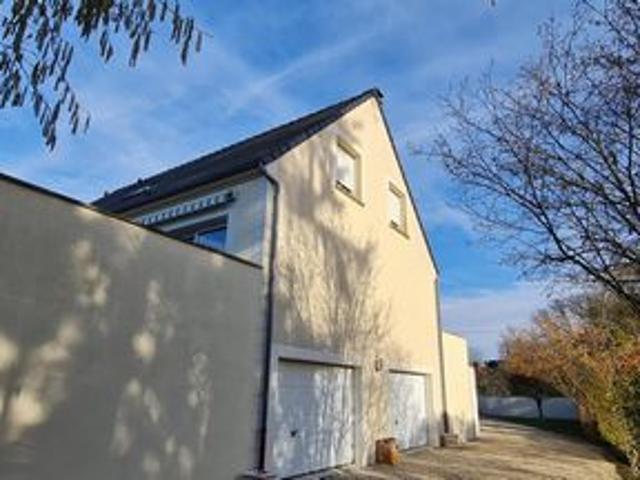 Superbe maison familiale avec jardin paysager bordé par un ru !