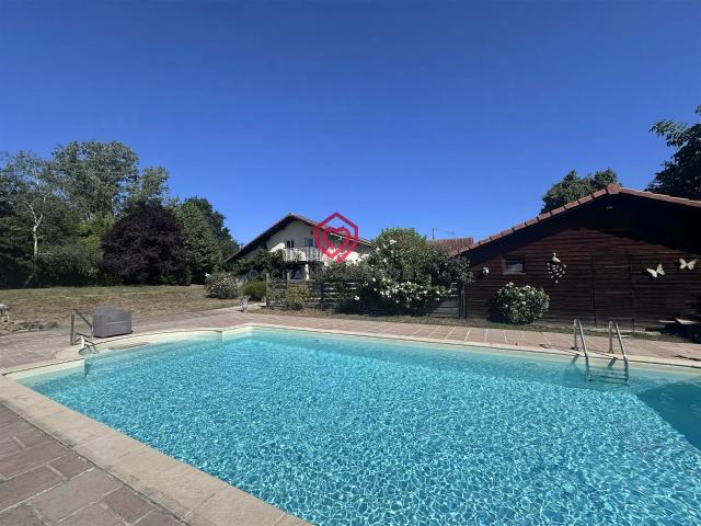 Superbe maison familiale avec piscine à Tillac 240m² Tillac