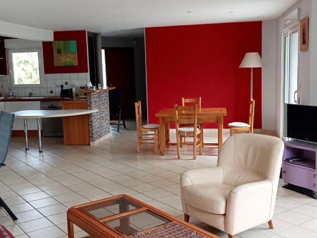 SUPERBE MAISON MEUBLEE DE PLAIN PIED À LANNION