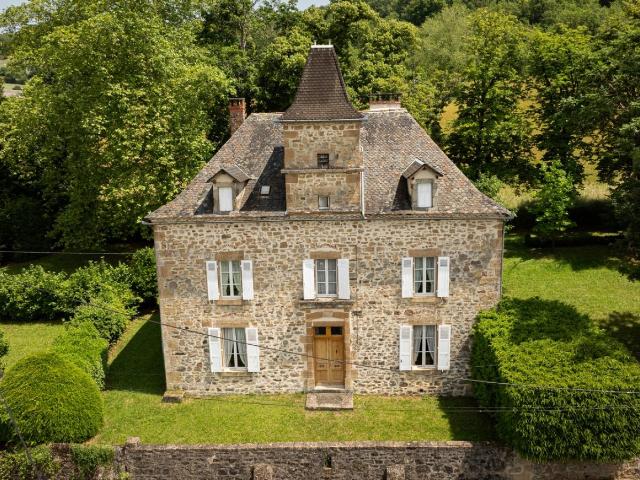 Superbe manoir et corps de ferme sur 3 ha m² Capdenac Gare
