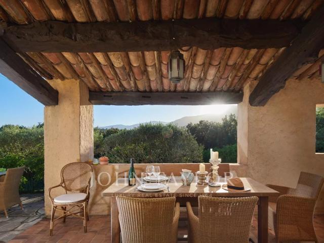 Superbe mas provençal dans les Hauts de Saint Paul