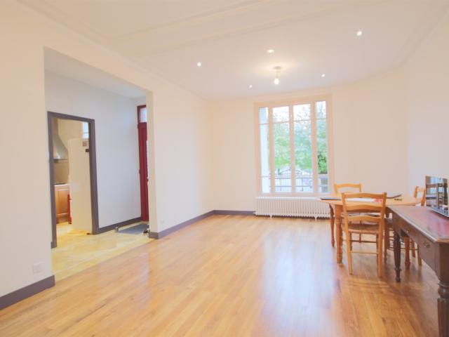 Superbe Meulière 112 m2, 4 chambres, terrain de 884 m2, Dpe. 112m² Bessancourt