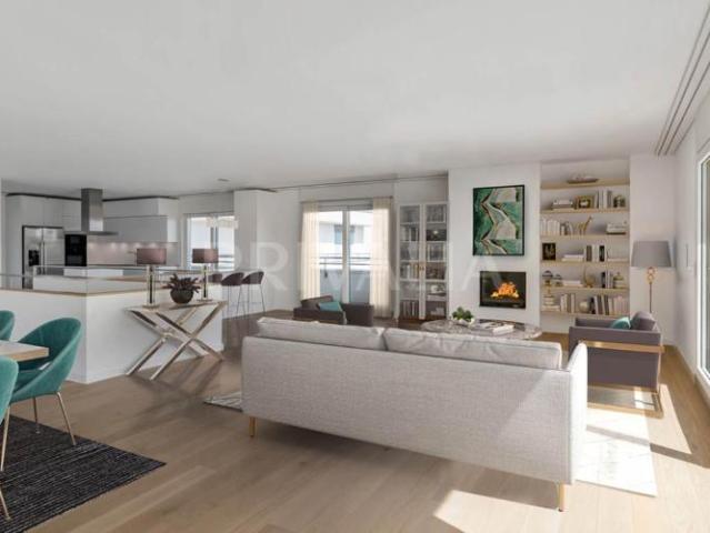 Superbe attique en duplex rénové avec terrasses et vue dégagée