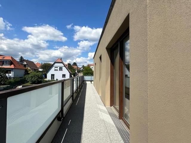 Superbe attique neuf 4 pièces de 90 m2 avec terrasse de 37 m