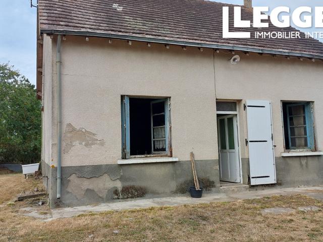 Superbe ancienne ferme avec maison et nombreuses dépendances, à rénover dans l'Indre, près de Valencay