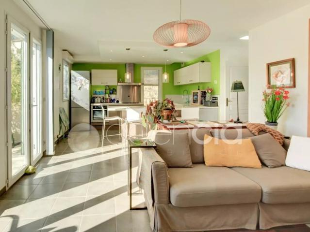 Superbe appartement au dernier étage au ROURET