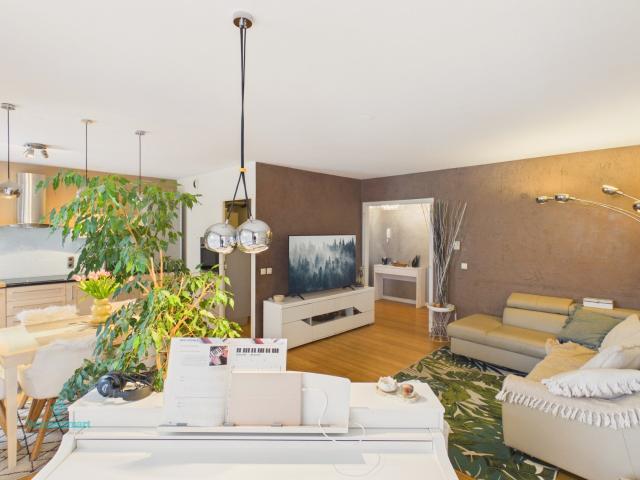 Superbe appartement avec grande terrasse proche de toutes le. 75m² Ville la Grand