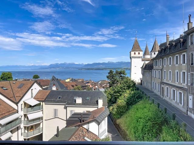 Superbe appartement avec magnifique vue sur la lac Comptoir Immobilier