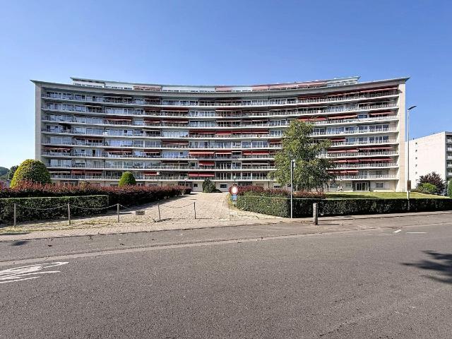 SUPERBE APPARTEMENT AVEC TERRASSE, GARAGE ET CAVE