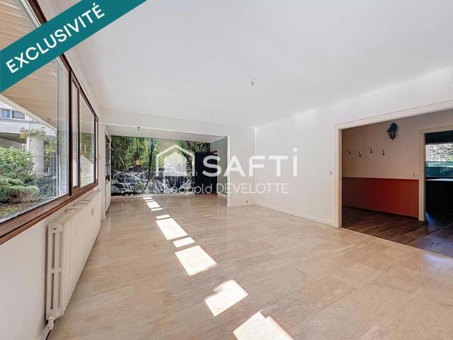 Superbe appartement avec terrasse et stationnement quartier Sainte Thérèse