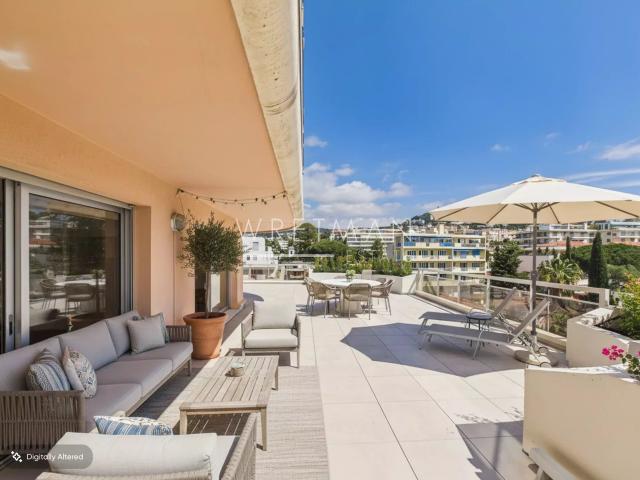 Superbe appartement à rénover avec grande terrasse Cannes. 193m² Cannes