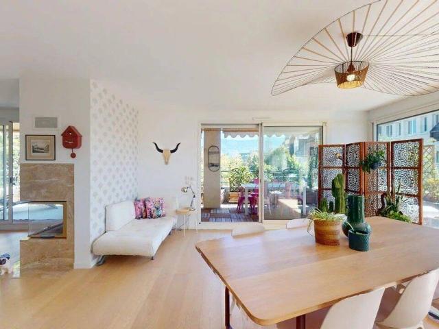 Superbe appartement duplex meublé en dernier étage – Vue impren