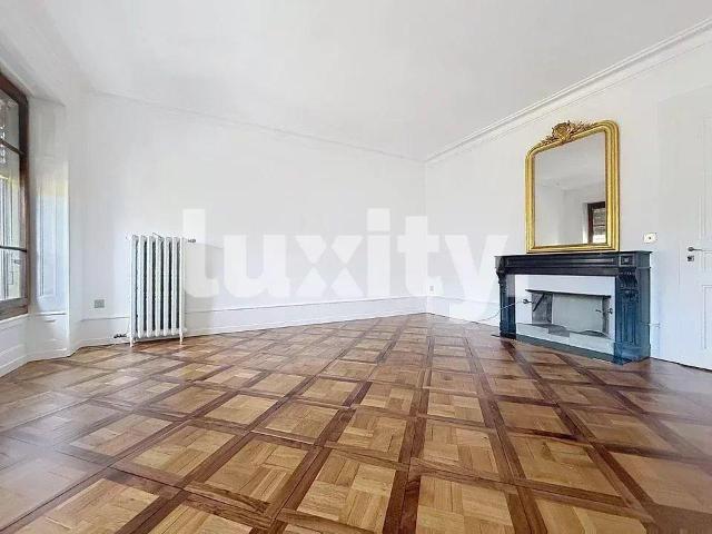 Superbe appartement de type Haussmannien