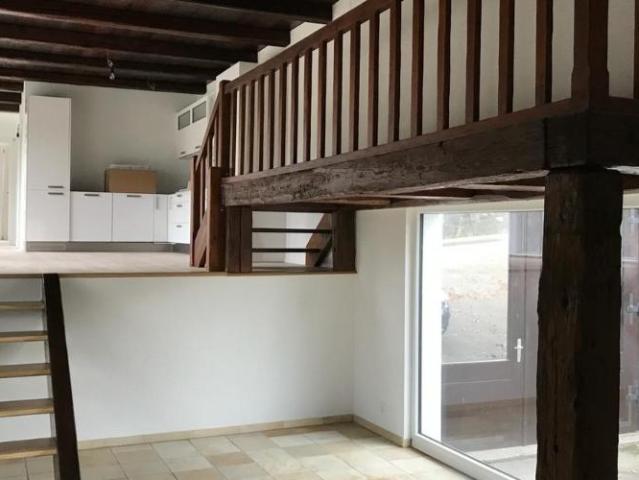 Superbe appartement de 4 pièces dans une ancienne ferme à Develier, disponible dès le 1er octobre