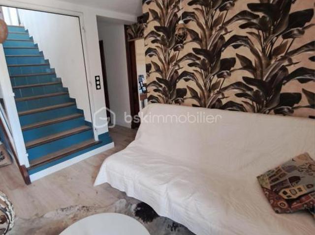 SUPERBE APPARTEMENT ENTEREMENT RENOVER A UCEL