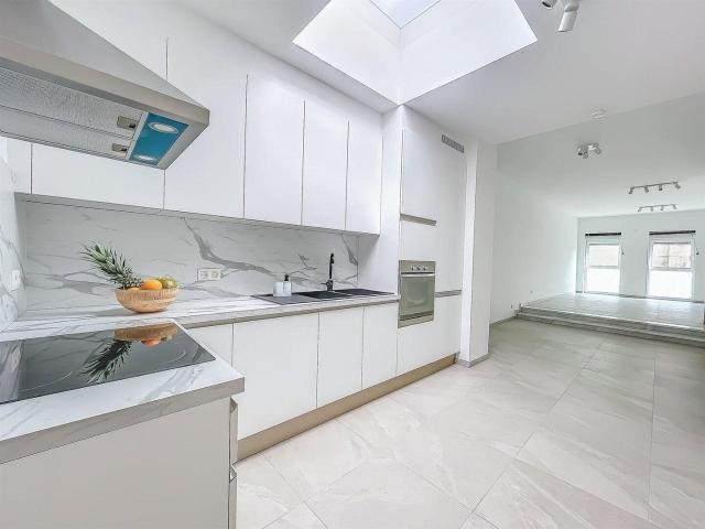 SUPERBE APPARTEMENT RDCH 2 CHAMBRES AVEC TERRASSE ET PARKING