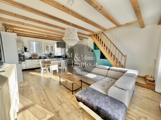 Appartement type 3 rénové au coeur du village