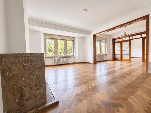 Superbe appartement rénové de ± 220 m² – 3 chambre