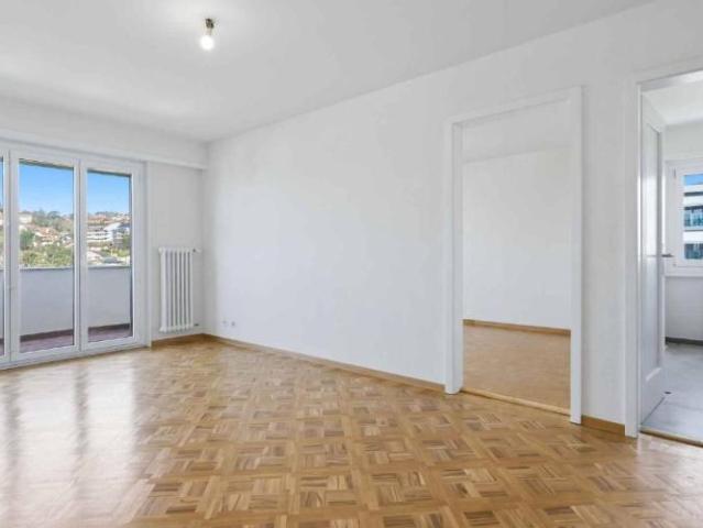 Superbe appartement rénové de 3,5 pièces avec vue sur le lac