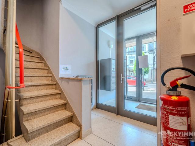 SUPERBE APPARTEMENT SUR ANS LUMINEUX SPACIEUX 1CH