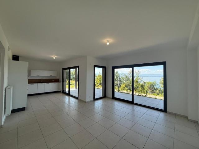 Superbe appartement T4 avec jardin et très belle vue lac 93m² Evian les Bains