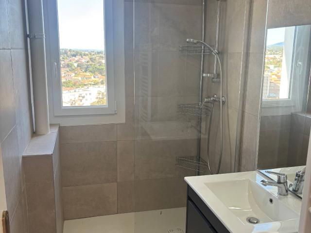 Superbe appartement T4 rénové à Alès
