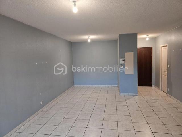 Superbe appartement T2 avec balcon et cave – Théding