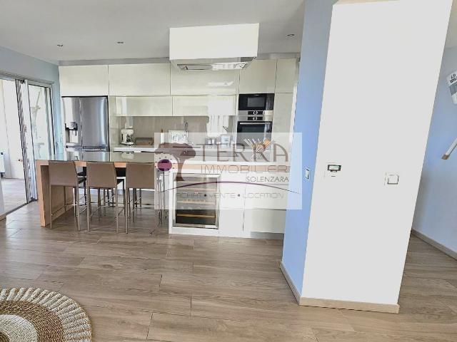 Superbe appartement T3 de 100 m2 pieds dans l'eau avec terrasse panoramique SOLENZARA