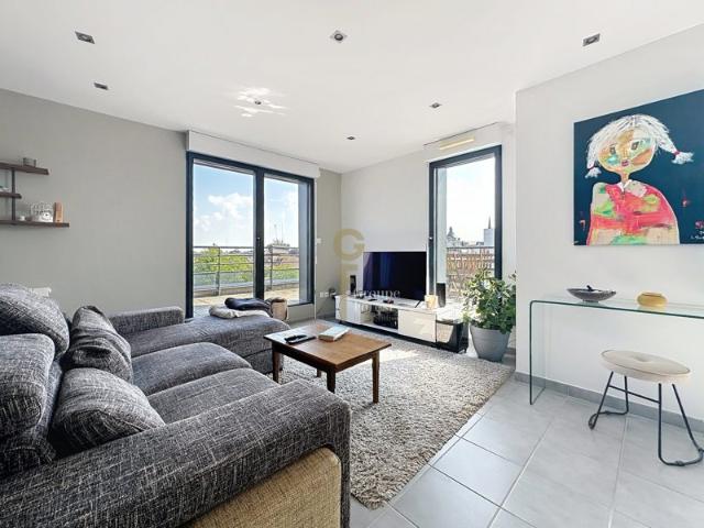 Superbe appartement T3 de 90 m2 dernier étage avec terrasse sud