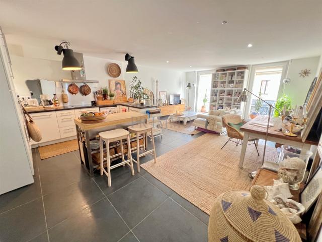 Superbe appartement T3 73 m2 à vendre Fréjus Centre avec pat. 73m² Fréjus