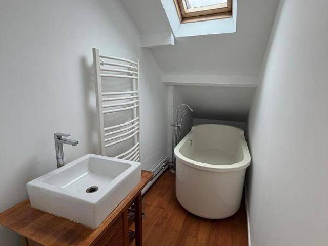 Superbe appartement 100 m² en duplex entièrement rénové