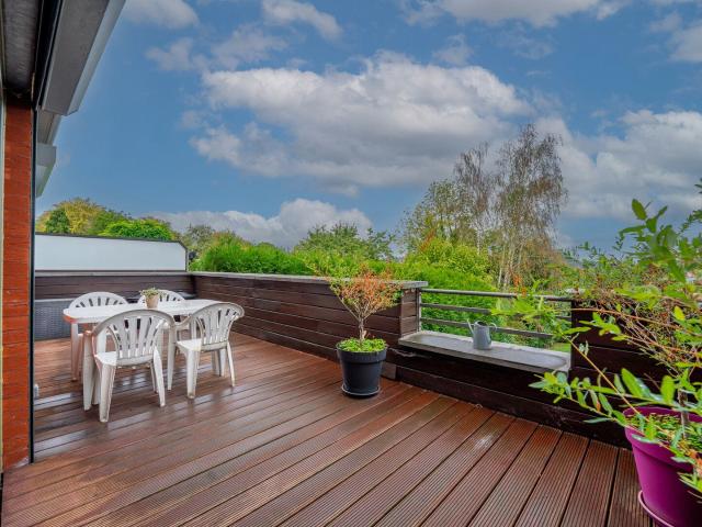 SUPERBE APPARTEMENT 2 CHAMBRES AVEC TERRASSE ET PARKING