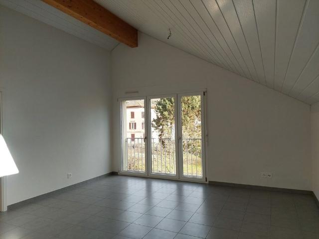 Spacieux appartement de 3.5 pièces en attique Calme et verdoyant !